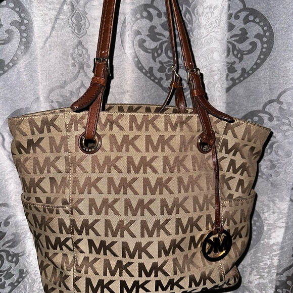 MK